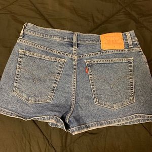 Levi’s shorts